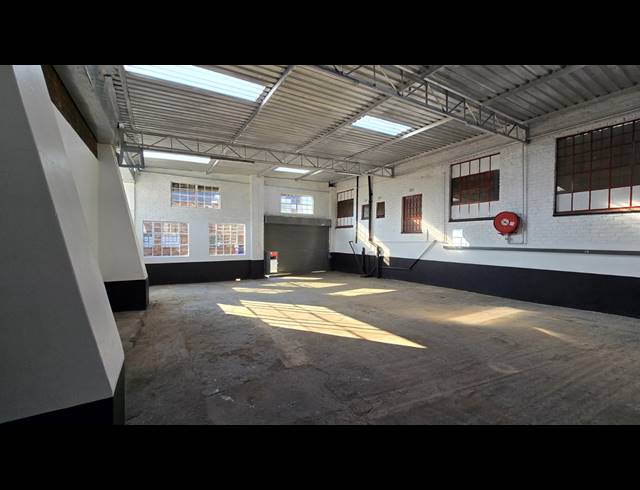 437M² WAREHOUSE TO LET IN SEBENZA